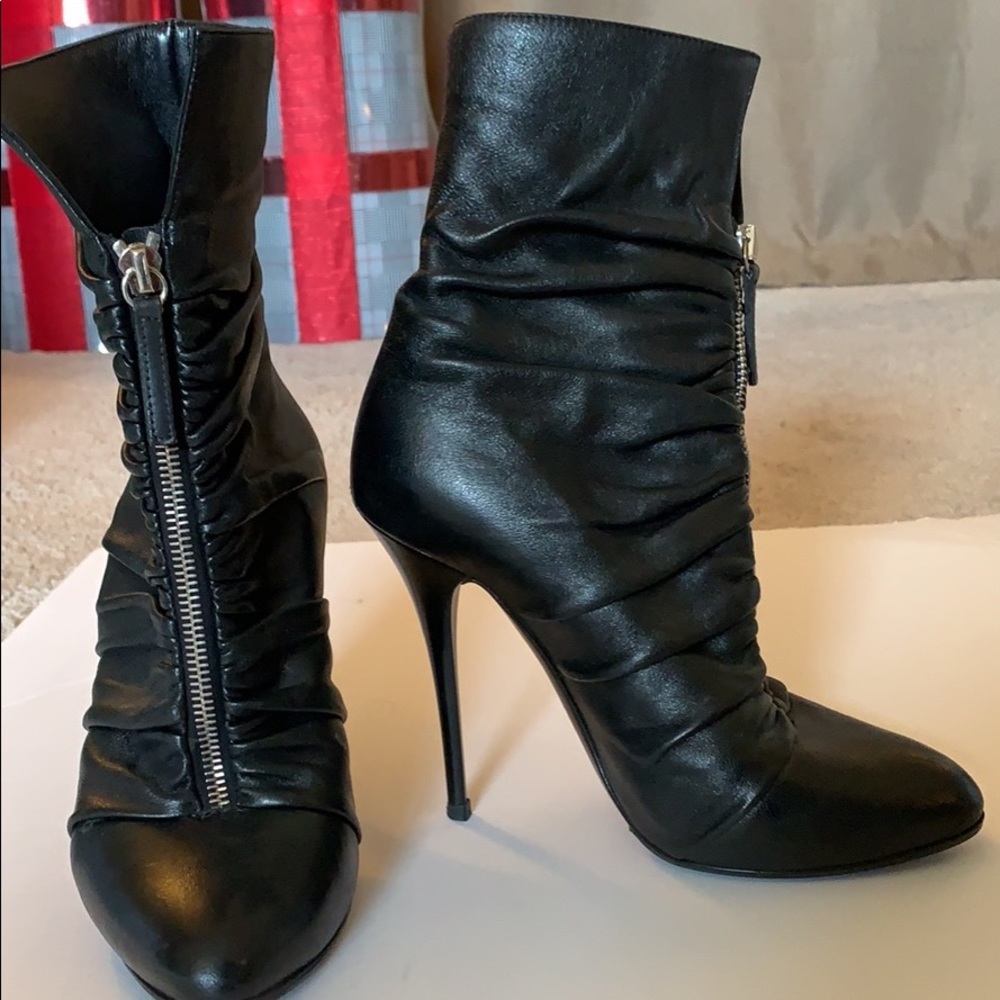 Vero Cuoio Black Leather Ankle Boots
